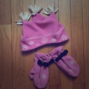 REI 1-3 yrs Pink fleece hat with matching mittens